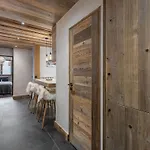 Appartement Renove Au Centre De Megeve Avec Parking Et Balcon - Fr-1-569-16