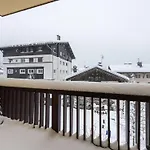 Appartement Renove Au Centre De Megeve Avec Parking Et Balcon - Fr-1-569-16