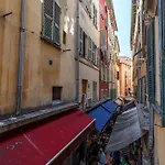 2 Bdr Heart Old Town Nice