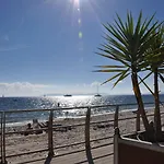 Studio Sur Le Port De Hyeres - A 2Min Des Plages, Clim & Balcon