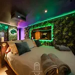Jungle Love Room Balneo/Cinema By Hc
