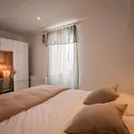Appartement Coup De Coeur Centre Village Et Plage Climatise 3 Etoiles Terra Cigala Bandol