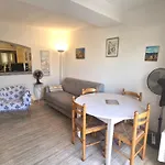 Appartement Climatise Avec Terrasse Et Parking Pres Du Centre-Ville De Sainte-Maxime - Fr-1-780-84