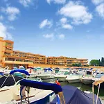 Grand Studio Avec Piscine A Mandelieu