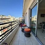 Cannes Proche Croisette - 2 Pieces Au Calme Avec Terrasse