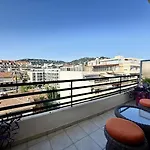 Cannes Proche Croisette - 2 Pieces Au Calme Avec Terrasse