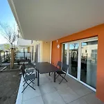 Appartement 2 Chambres En Rez De Jardin Avec Piscine