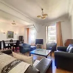 Bright Air-Conditioned Flat In The City Centre