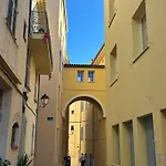 Charmant 3 Pieces Renove Au Coeur Du Vieil Antibes