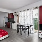 Charmant Studio Avec Jardin - Calme - Proche Plage