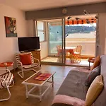 Confort Absolu A Sanary, L'Appart De La Mer, Tout A Pied, Le Port, La Plage, Clim Et Garage