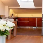 Elegant 1-Br Apartment 3 Minutes From La Croisette
