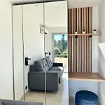 Studio Horizon - Sea View - Pool- Air Conditioner - Kitchen - Wifi -Tv Train - Bus -