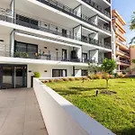 Queen Riviera : Climatisation, Parking, Terrasse