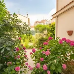 Cannes Holidays - Charmant, Authentique, 3 Chambres, Calme, Palais & Plage
