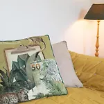 Cannes Holidays - Charmant, Authentique, 3 Chambres, Calme, Palais & Plage