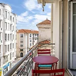Le Connemarra Avec Balcon, Lumineux Et Calme A Cote Du Centre