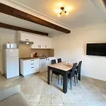 06Bj2 Beautiful Apartment In The Heart Of Old Antibes