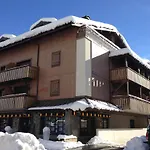 Appartement T2 Confortable Avec Terrasse Et Jardin, Au Coeur Des Gets, Proche Pistes Et Commerces - Fr-1-598-90