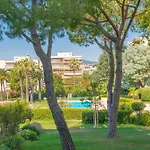 Spacieux 3 Pieces Avec Piscine Et Tennis
