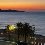 219 Promenade