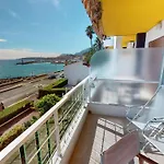 Menton: 3 Pieces Bord De Mer Avec Piscine Et Garage - Fr-1-196-364