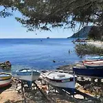 T3 Lumineux Et Climatise A 300M Des Plages