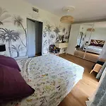 Appartement Avec Terrasse, Piscine Et Garage A 400M Plage