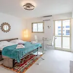 Studio Lumineux Avec Apercu Mer Pointe Croisette