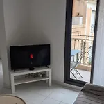 T2 Ouvert A 5 Min Des Plages, Au Calme, Avec Balcon Et Garage