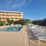 Beau 2 Pieces Climatise Avec Terrasse Et Piscine, Proche Centre Sainte-Maxime - Fr-1-780-85