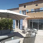 Mazet Climatise Avec Piscine, Tennis Et Parking, Ideal Pour Familles - Fr-1-768-106