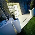 Studio Vue Mer Dans Villa Moderne