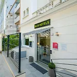B&B Hotel Antibes Juan-Les-Pins