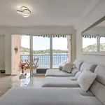 Stunning Waterfront Apartment