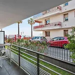 Le Bay Side Plein Coeur De Juan Les Pins En Bord De Mer, Pour Familles Ou Petits Groupes