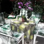 Studio Renove En Rez De Jardin Climatise