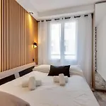 Le Napoleon Chic Et Moderne, L'Endroit Parfait Au Coeur De La Banane