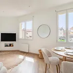 Vivez Une Experience Mediterraneenne Dans Cet Appartement Confortable