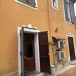 Appartement 2 Pieces Avec Terrasse Et Parking, Wifi, Climatisation