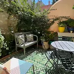Petit Patio - 2 Chambres - Centre Ville - Climatisation