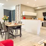 Duplex Refait A Neuf Au Coeur De Sanary