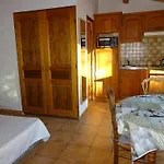 Location Villa Et Studios Roquebrune-Sur-Argens