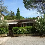Location Villa Et Studios Roquebrune-Sur-Argens