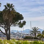 5-Bedroom Villa With Swimming Pool In The Heart Of The Croisette In Cannes