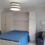 Studio Centre Ville Entierement Renove Au Calme