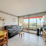 Appart - Le Saule Perche - 5 Pers - 500M Plage - Parking - Terrasses - Capitalchic Services Frejus