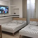 Excellent Studio Au Coeur Historique De Frejus