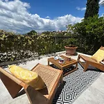 Luxury Getaway - Modern Villa With Pool And Ac