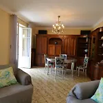 Parc Louisa - Appartement D'Epoque Avec Jardin Et Parking 4 Personnes Le Port De Nice